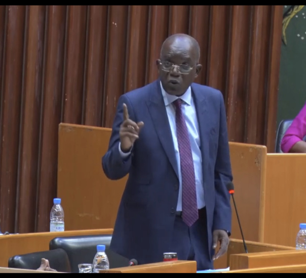 Les révélations de Oumar Sarr : « La 1ère fois que je suis allé voir Macky Sall, j’avais obtenu la libération de Karim Wade, (…) qui m’avait supplié de ne pas en parler à son père »