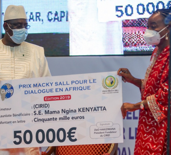 Prix Macky Sall pour le dialogue en Afrique : La lauréate de 2019, "Mama Ngina" Kenyatta honorée à Dakar.