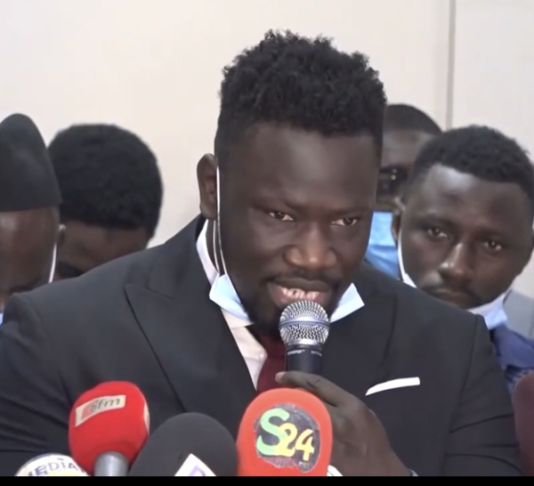Problème entre Eumeu Sène / Lac 2 : Boy Niang 2 réconcilie les deux lutteurs.