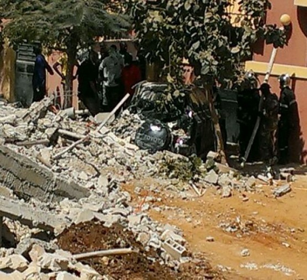 Ouakam : La voiture détruite par l'effrondrement de l'immeuble