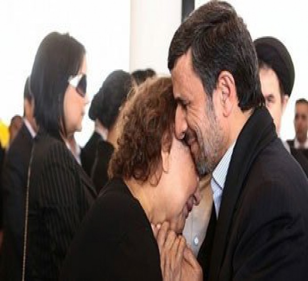 La photo de Mahmoud Ahmadinejad qui choque les conservateurs iraniens
