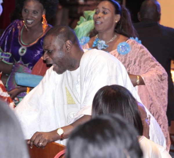 Après le scandale du mariage homosexuel à Mbao, Pape Mbaye en exil aux USA, sa " copine" Serigne et ses amis reviennent sur scène
