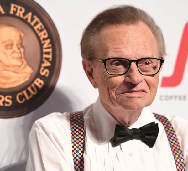 L’animateur Larry King s'éteint à l'âge de 87 ans.