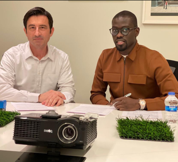 Jolof Olympique Club (JOC) : Pape Alioune Ndiaye dote son club d'une pelouse synthétique dernier cri.