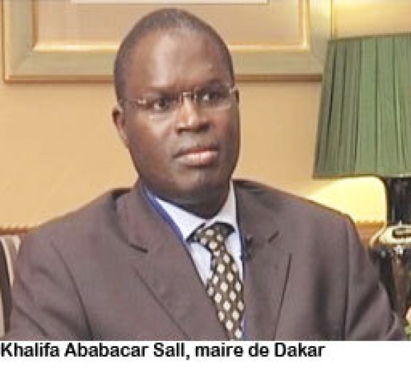 Le maire de Dakar reçoit le président de l'Assemblée nationale française, à 9h 30