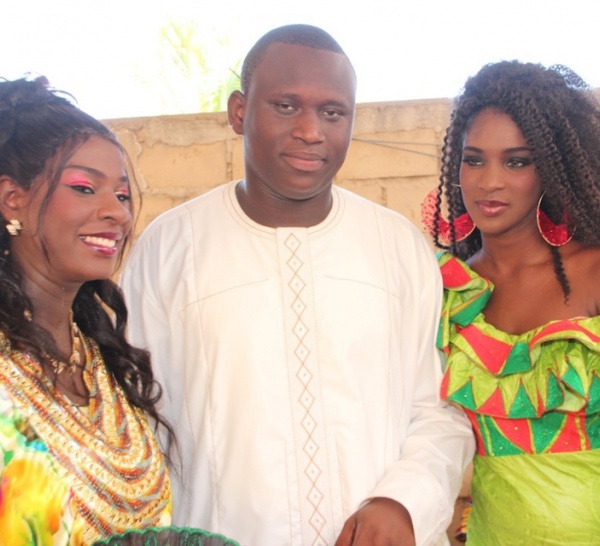 Ahmada Mbacké en compagnie de sa femme Sophia et de sa belle-sœur Lissa le jour du baptême son fils Noreyni