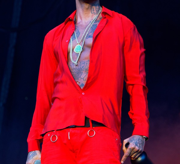 Twitter : le rappeur Booba accusé d’agression sexuelle sur mineure à Dakar par le journaliste Yérim Sar.