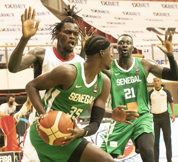 Tournoi qualificatif Afrobasket 2021 : Les Lions assurent la gagne face au Kenya 69-51 et valident la qualification.
