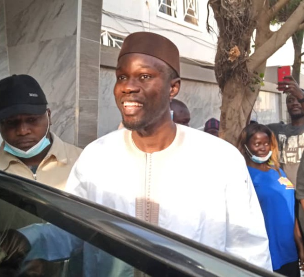 Cité Keur Gorgui: quelques images de la devanture de chez Ousmane Sonko sur le départ pour le Tribunal