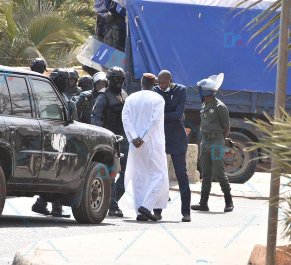 Les images de l’arrestation de Ousmane Sonko à Mermoz