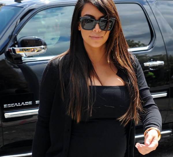 Kim Kardashian ne peut pas s’empêcher de manger
