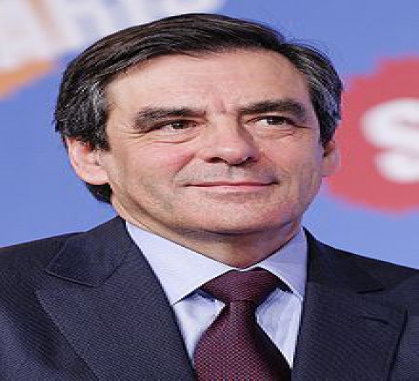 France : Fillon sera candidat "quoi qu'il arrive" en 2017