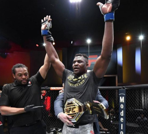 MMA / UFC : Le camerounais Francis Ngannou, premier africain champion du monde des poids lourds.