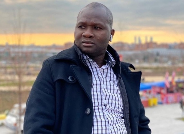Décès de Pape Diouf / Le journaliste Bakary Cissé raconte ses derniers instants les larmes aux yeux.