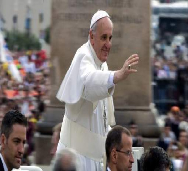 Le pape dénonce la "dictature d'une économie sans visage ni but humain"