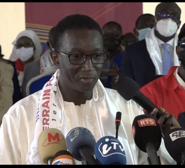 Amadou Bâ à l'inauguration du complexe sportif de Niary Tally : « C'est le président Macky Sall qui avait demandé à ce que ce terrain soit dédié à la jeunesse »
