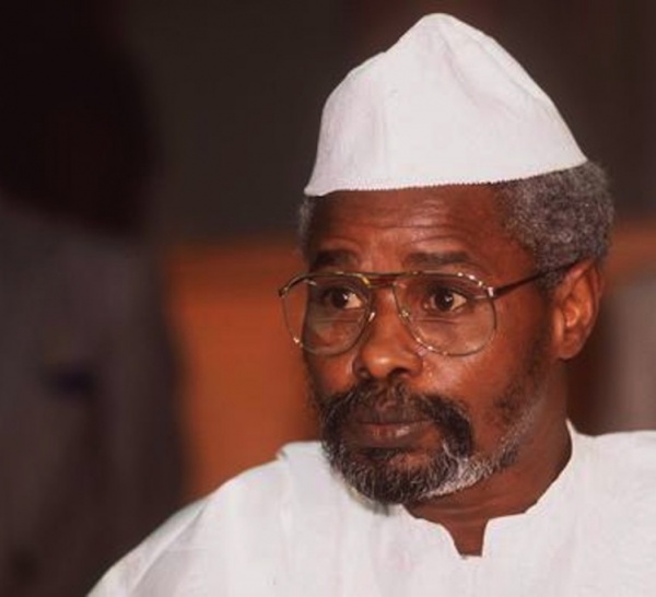 "Hissène Habré été interpellé et placé en garde à vue, en attendant son audition par le procureur général des chambres africaines extraordinaires" (Marcel Mendy ,ministère de la Justice)
