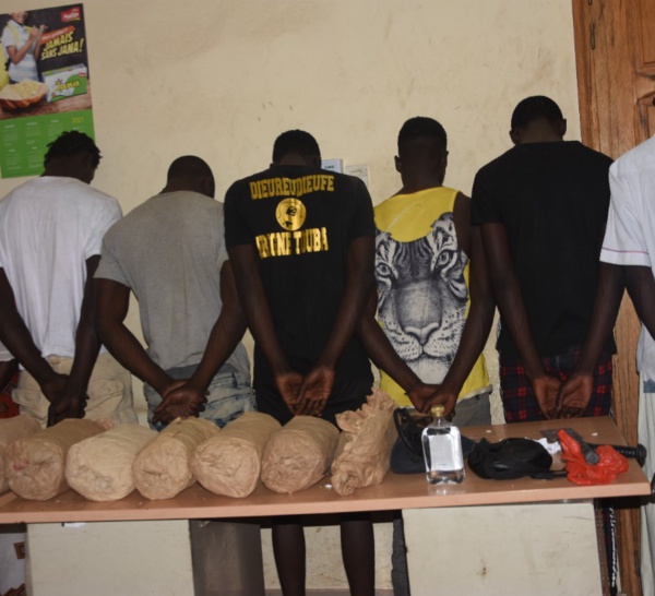 Opération Gendarmerie / Criminalité et délinquance à Keur Massar-Mbao Tivaouane-Peulh : 150 personnes interpellées, 14 personnes arrêtées, 12 kg de chanvre et des armes blanches saisis…
