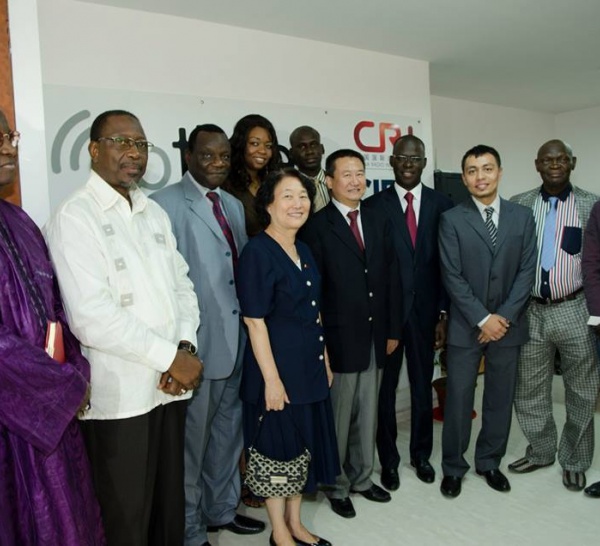 Ben Basse Diagne lors de sa visite des locaux de radio Chine international avec le ministre Cheikh bamba DIEYE