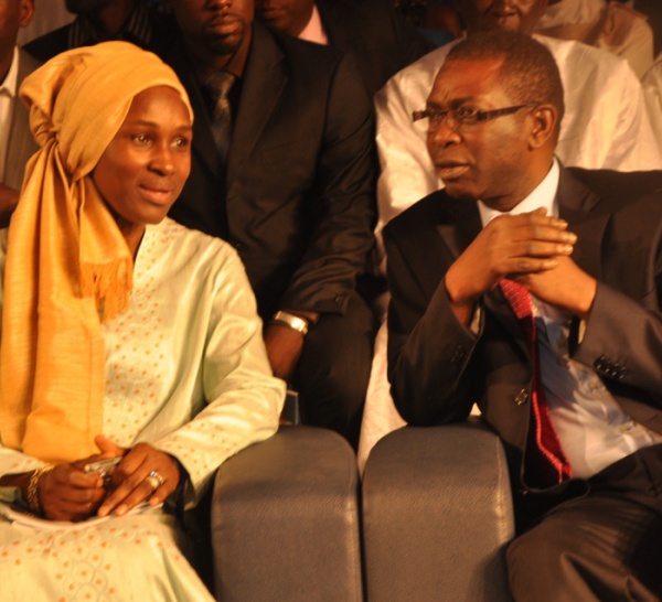 Le ministre du Tourisme en pleine discussion avec la styliste Collé Sow Ardo