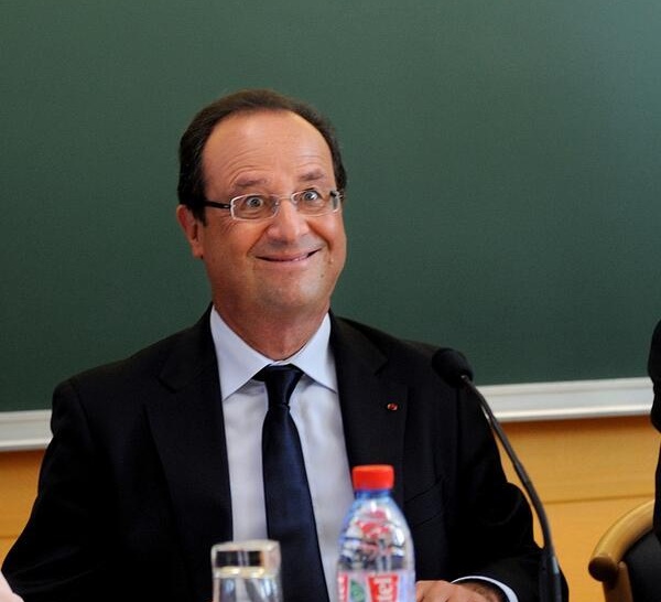EFFET STREISAND – L’AFP retire une photo « ridicule » de François Hollande… et le regrette