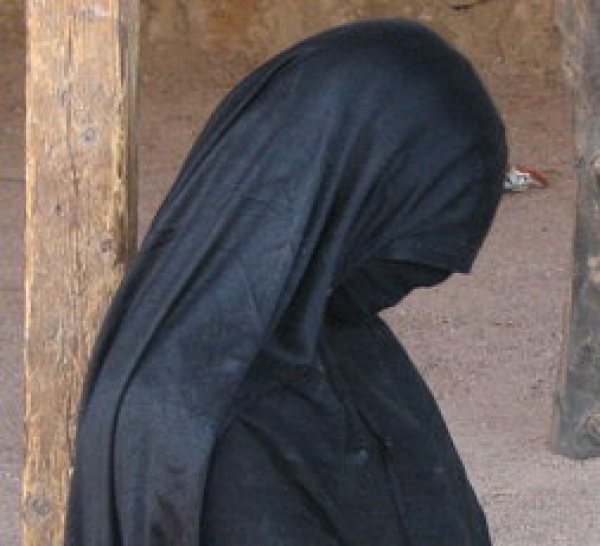 Paris : interpellation d'une femme soupçonnée de liens avec Al-Qaida