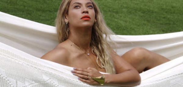 Beyoncé s'affiche nue
