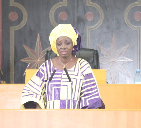 Mimi termine son discours sous les ovations (PHOTOS)
