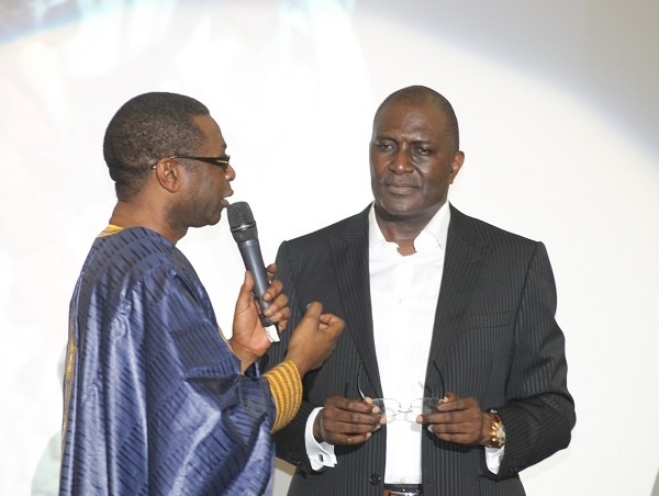 Babacar Ngom, PDG de la SEDIMA honoré par Youssou Ndour