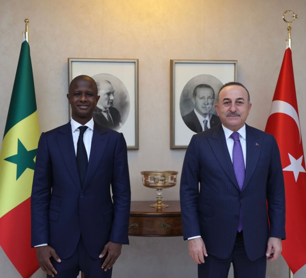 Lutte antiterroriste, coopération bilatérale : Antoine Félix Diome et le ministre Turc des affaires étrangères en parfait accord.