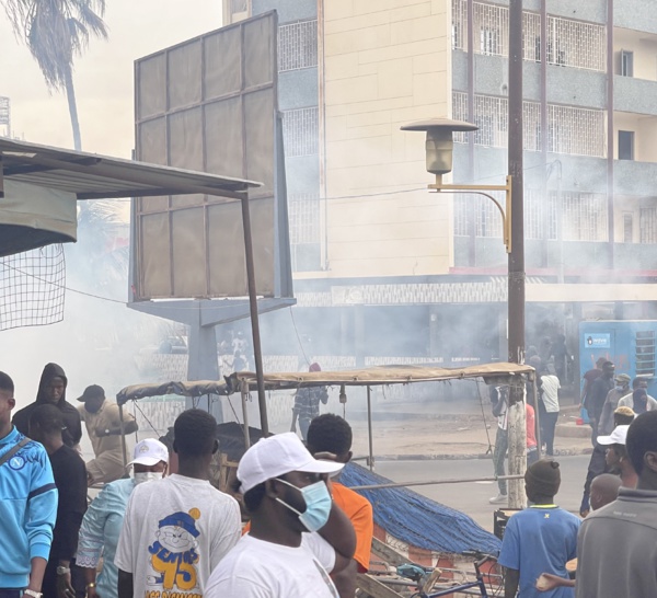Nouvelles échauffourées à la Médina : Les accrochages entre partisans de Cheikh Bâ et de Bamba Fall bloquent la caravane de Abdoulaye Diouf Sarr.