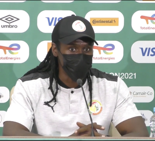 CAN 2022 / Aliou Cissé défend ses "bleus" : "Les gens qui pensent que les joueurs qui n'ont pas l'expérience de la CAN ne peuvent pas être bons..."
