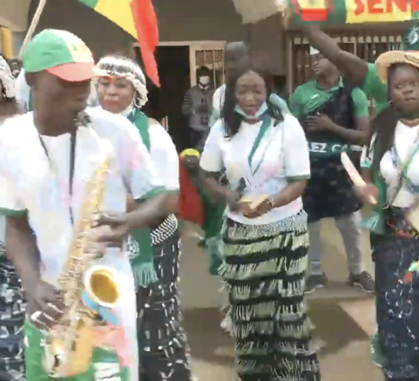 « Allez Casa » à Bafoussam : Écoutez la magnifique chanson dédiée au « Diato », Sadio Mané...