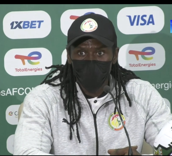Titularisation d'Ibrahima Mbaye avec les Lions / Aliou Cissé assume son choix et défend son joueur : « Il ne démérite pas... »