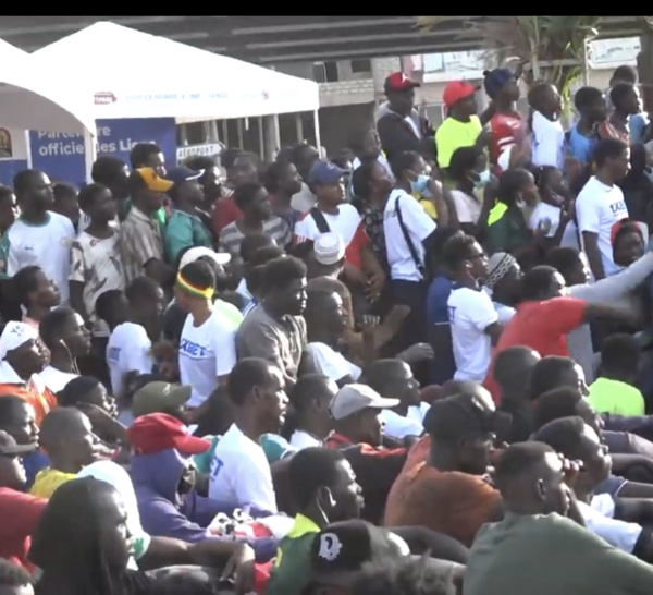 CAN Cameroun 2021 / Fanzone Yoff : quand l’espoir des supporters de voir les lions remporter la coupe s’amenuise…