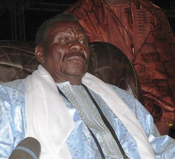 Devant une foule monstre de disciples  Cheikh Bethio déclare:  " Désormais, Sen Tv devient Sunu Tv, nous Thianta; "kugnu ko rimbax gnu timbaakh lakoo (...)"