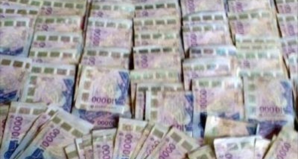 Le fonds de soutien aux femmes de la Diaspora divise nos compatriotes en Côte-D'Ivoire Le consul et sa femme cités au cœur d’une nébuleuse, Macky interpellé