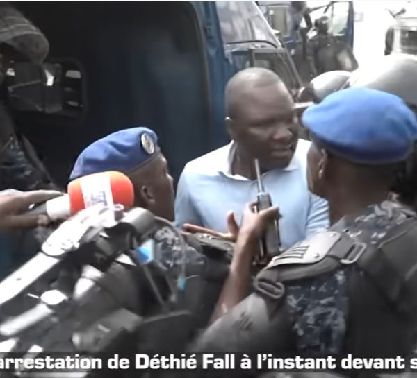 Tribunal de Dakar: « j’ai été enlevé par la gendarmerie (…) je suis député mais je ne sais pas si je suis fier de l’être ou pas. » (Déthié Fall).