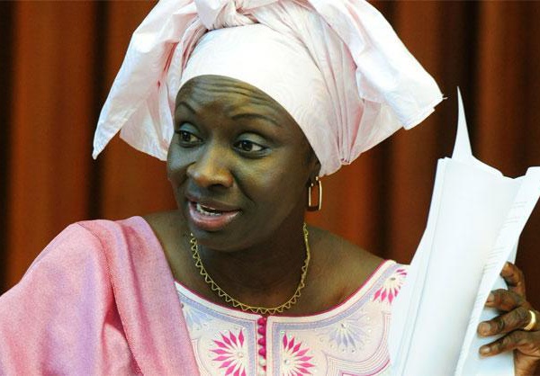 Madame Aminata Touré, Présidente de l’Assemblée Nationale...: Et s’il était temps de briser le plafond de verre chez nous ? (Pr Ndioro Ndiaye Présidente AMLD Coordonnatrice RF- EFH )