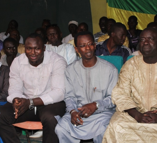 Modou Lô en compagnie du ministre Oumar Guèye, à son meeting d'ouverture dans la commune de Bambilor... 