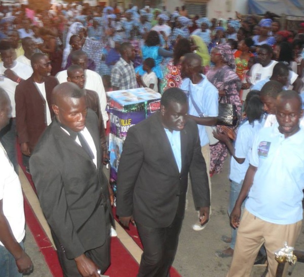 Photos : Le candidat El Malick Seck continue ses soirées électorales à Thiès