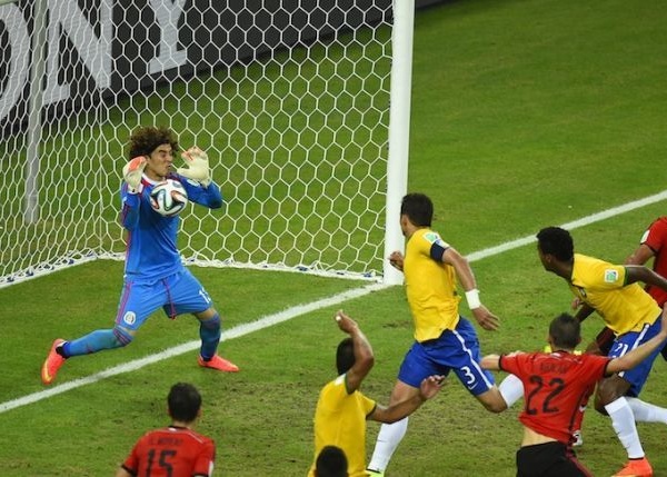 Revivez Brésil-Mexique (0-0) : la Seleçao bute sur un énorme Ochoa !
