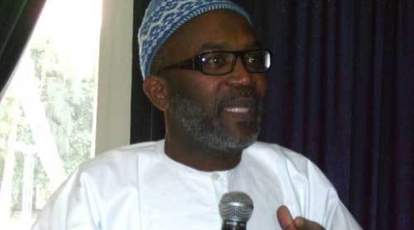 Baba Wone, ancien ambassadeur du Sénégal au Canada et actuel Dircab de Me Wade met les pieds dans le plat :      "Ce que je dirais à Macky Sall, si j'étais en face de lui (...) Sindiély Wade se porte bien (...)"