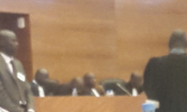 La Crei et les 11 avocats de la partie civile bénéficient d'une protection rapprochée, la salle d'audience sous haute surveillance... Que redoute le pouvoir judiciaire?