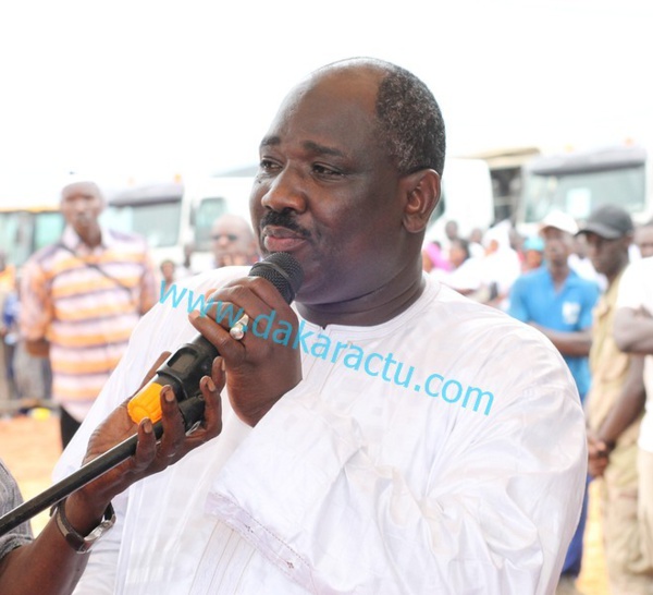 Macky Sall et ses griots : Farba N'gom encore remis à sa place
