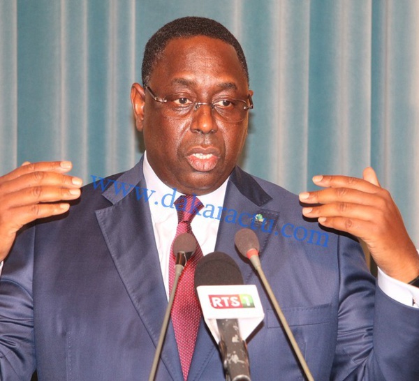 Macky Sall aux responsables  de l'Apr : "Investissez la base, soyez ouvert et menez le combat politique (...) Il est hors de question que je fasse du "wax wakhet" sur le mandat Présidentiel (...)"