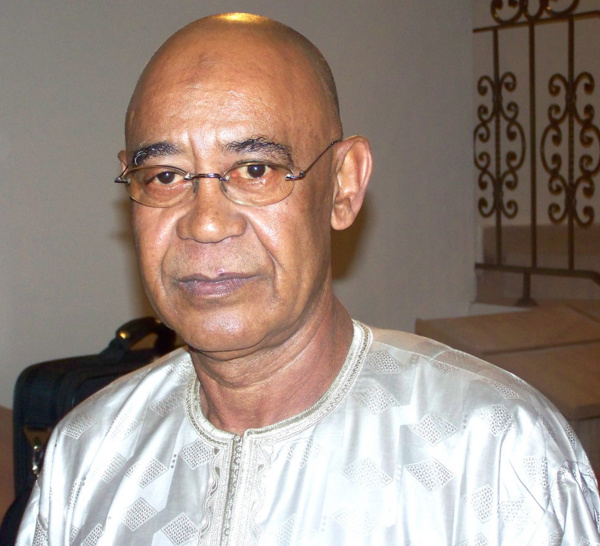 Mahmout Saleh à l'Assemblée nationale, au nom du président de la République, pour reconduire Moustapha Niasse