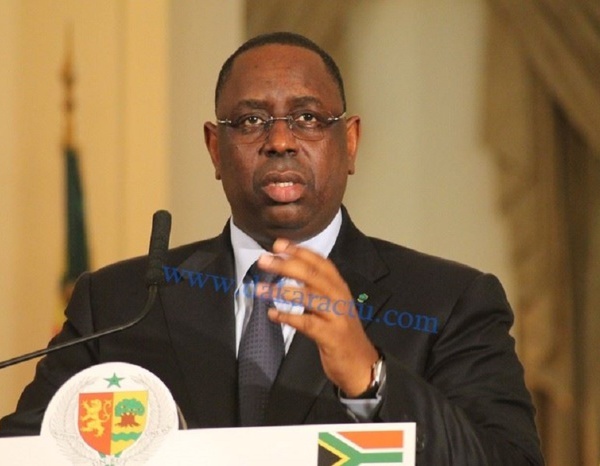 Le président Macky Sall nommé président de la commission du processus de transition de la Cedeao.