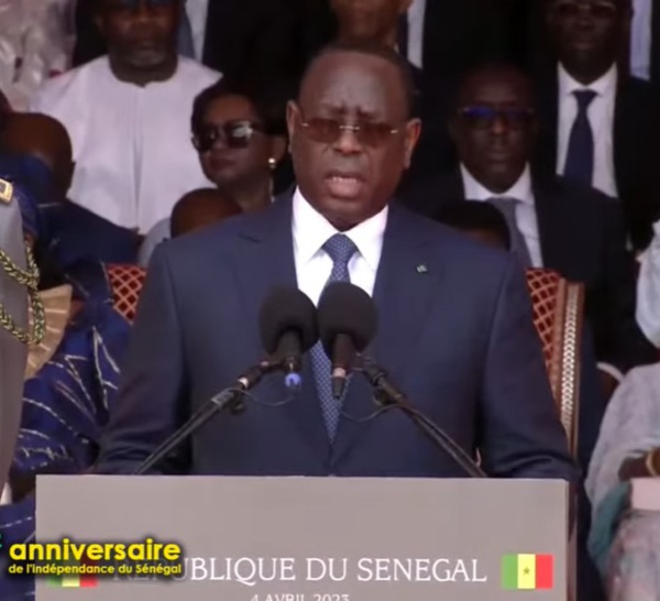 Macky Sall, chef suprême des armées: « Oui, je suis confiant. Nos forces de  défense et de sécurité possèdent les moyens pour assurer la paix et la sécurité dans ce pays »