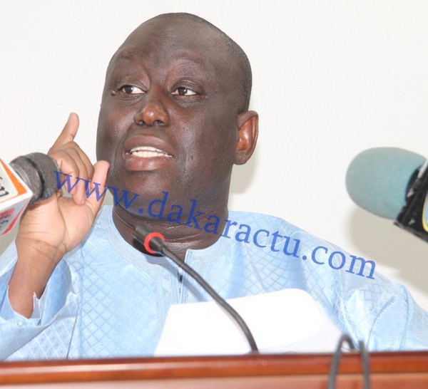 Aliou Sall communique et se prête en victime de Wade : « J’ai mal! »